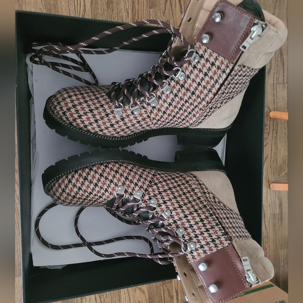 Coach Boots - Picture 3 of 8